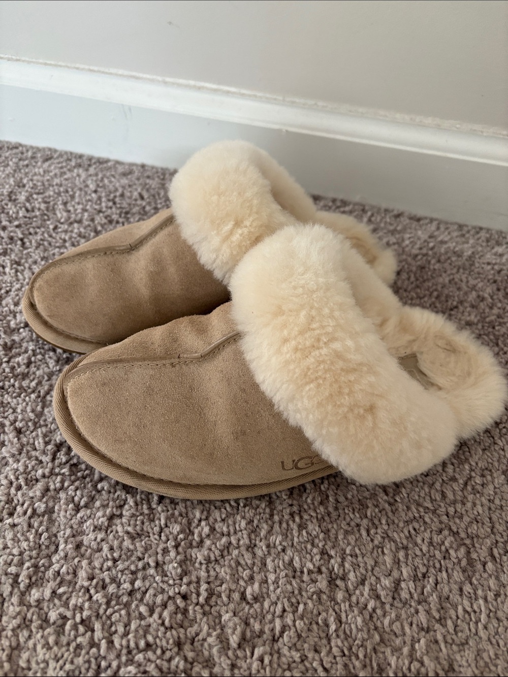 UGG Shearling-Lined Slip-On Slippers in Chestnut with Cream Trim